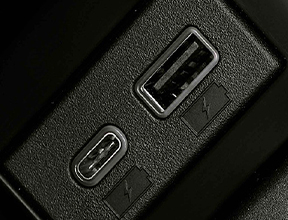USB A+C NELLA CONSOLE CENTRALE